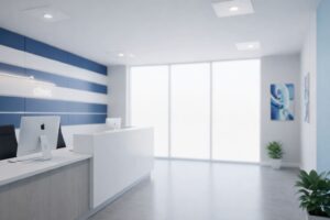 Recepție clinică modernă cu design minimalist alb-albastru – exemplu site WordPress pentru clinici și servicii medicale