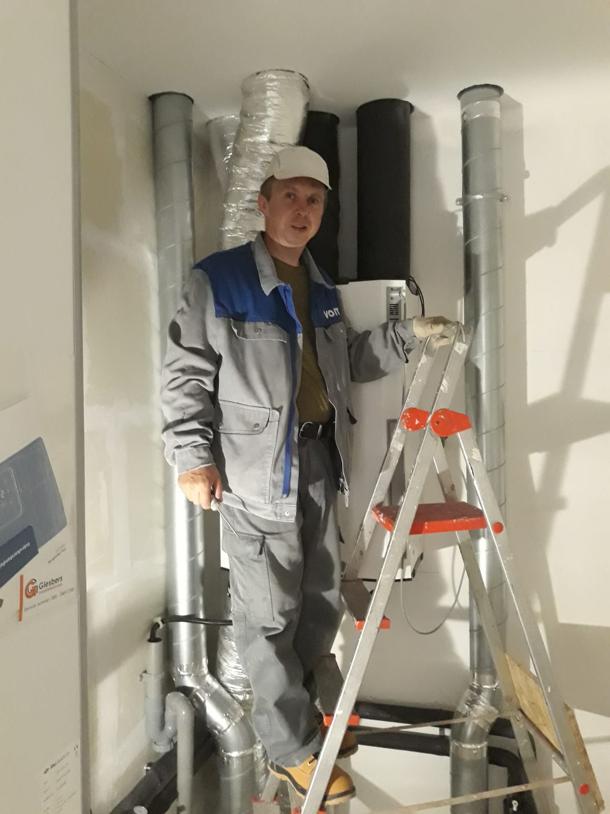 Constantin, alt="instalații sanitare și termice montaj complet țevi apă canalizare și încălzire locuință"