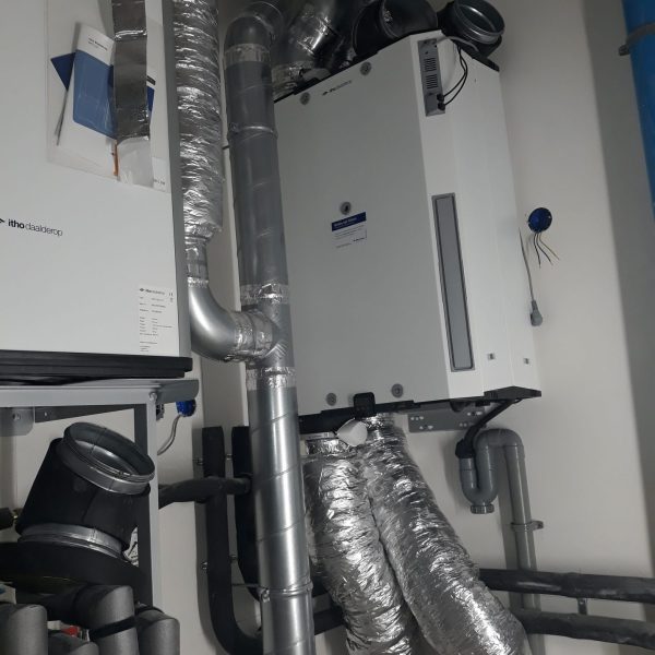 alt="instalații sanitare și termice montaj complet țevi apă canalizare și încălzire locuință"